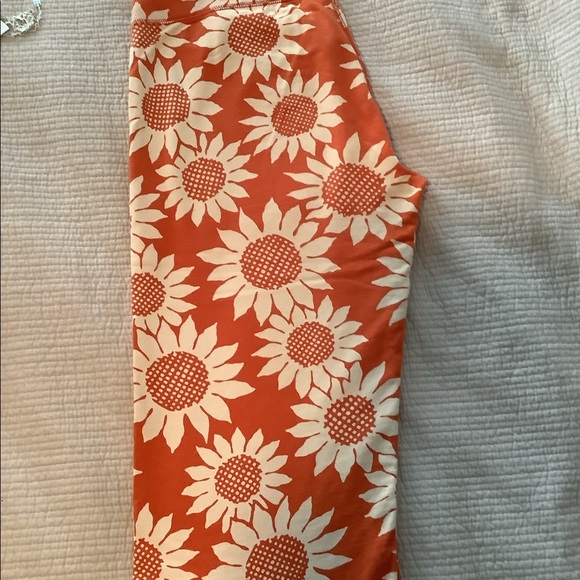 Lucky Brand wide leg capris- medium - Picture 2 of 3